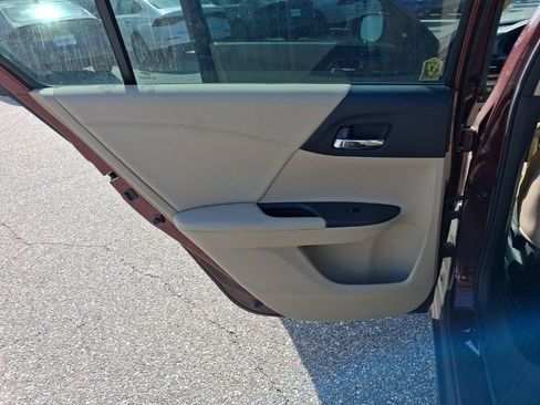 Used 2017 Honda Accord EX-L image 21