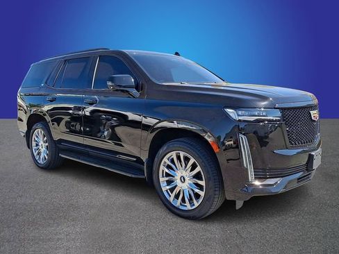 Used 2022 Cadillac Escalade Premium Luxury AWD/4WD image 2