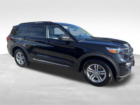 Certified 2024 Ford Explorer XLT w/ Equipment Group 202A image 9