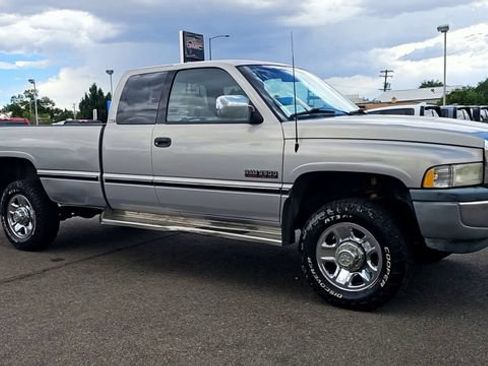 Used 1997 Dodge Ram 2500 Truck 4x4 Club Cab image 2