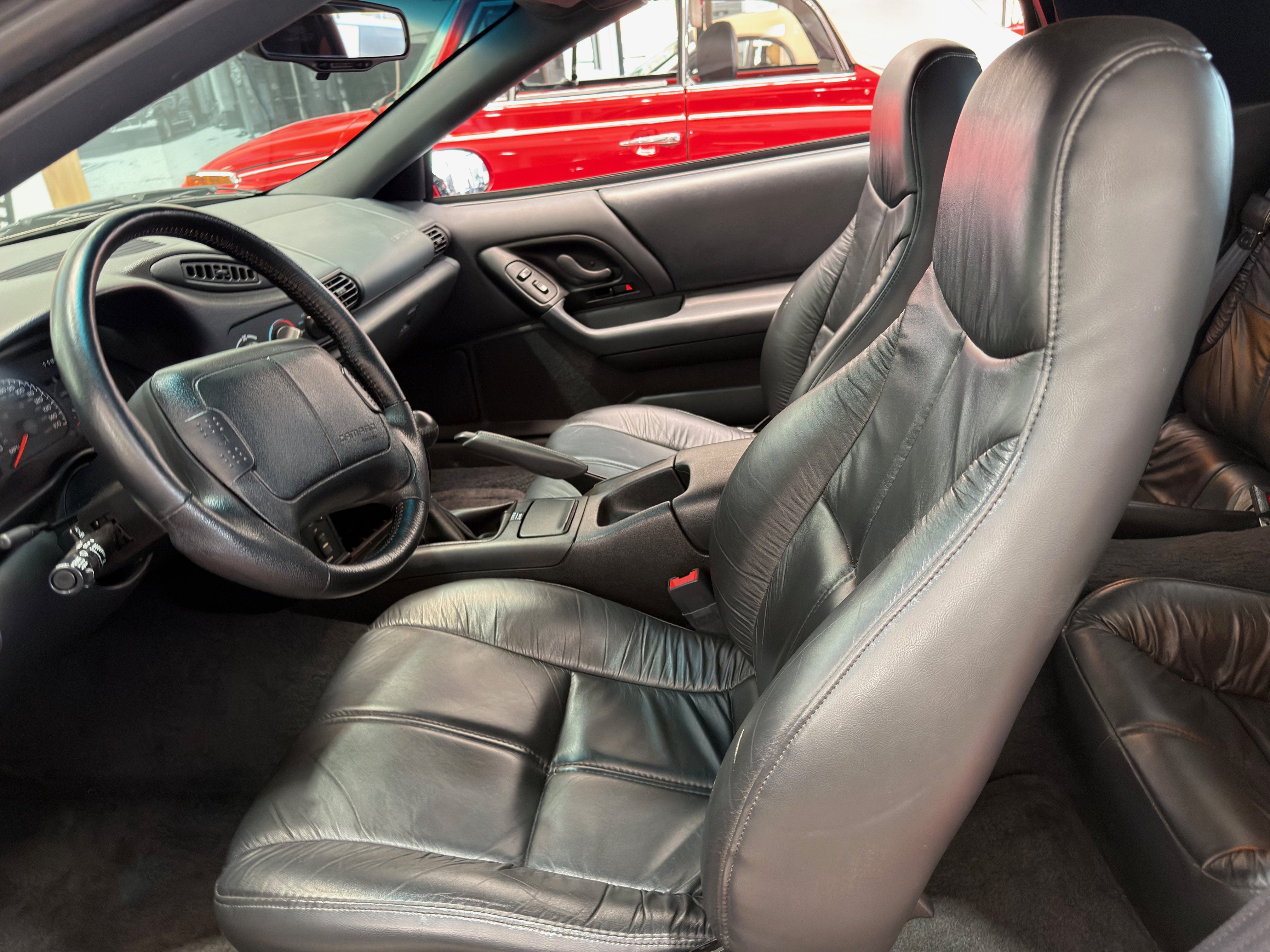 Used 1995 Chevrolet Camaro Z28 RWD image 15