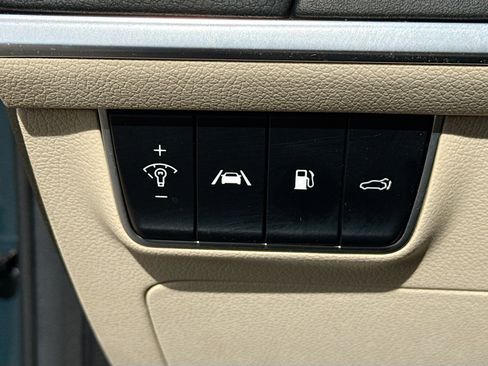 Used 2023 Kia Stinger GT2 image 36