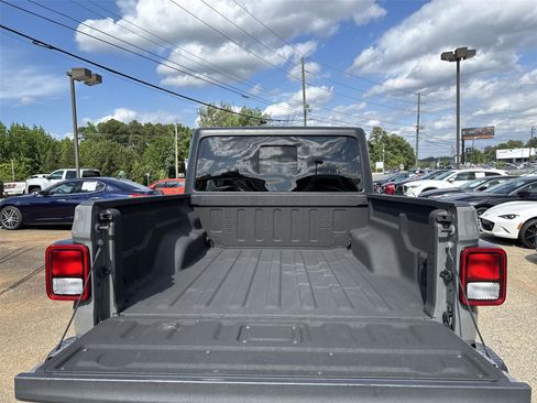 Used 2022 Jeep Gladiator Rubicon w/ Cold Weather Group AWD/4WD image 23