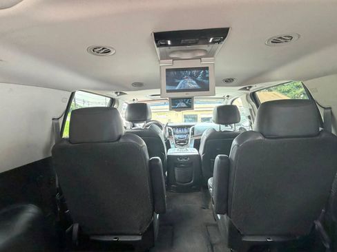 Used 2016 Cadillac Escalade ESV Premium RWD image 16