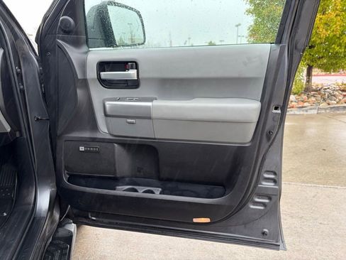 Used 2019 Toyota Sequoia Limited w/ Safety & Convenience Package AWD/4WD image 26