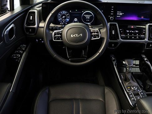 Used 2023 Kia Sorento SX AWD/4WD image 15