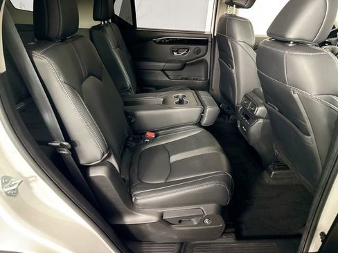 Used 2023 Honda Pilot Touring image 29