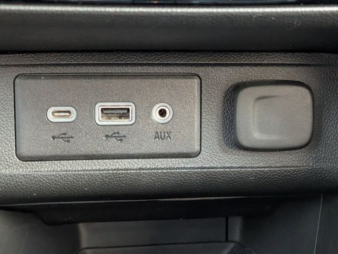 Used 2023 Buick Encore GX Select FWD image 27