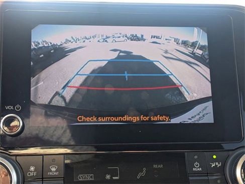 Used 2023 Toyota Highlander LE image 22