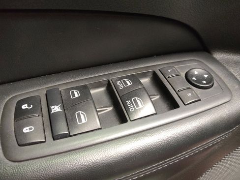 Used 2021 Jeep Grand Cherokee Laredo X image 27