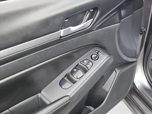 Used 2022 Nissan Altima 2.5 SV image 11