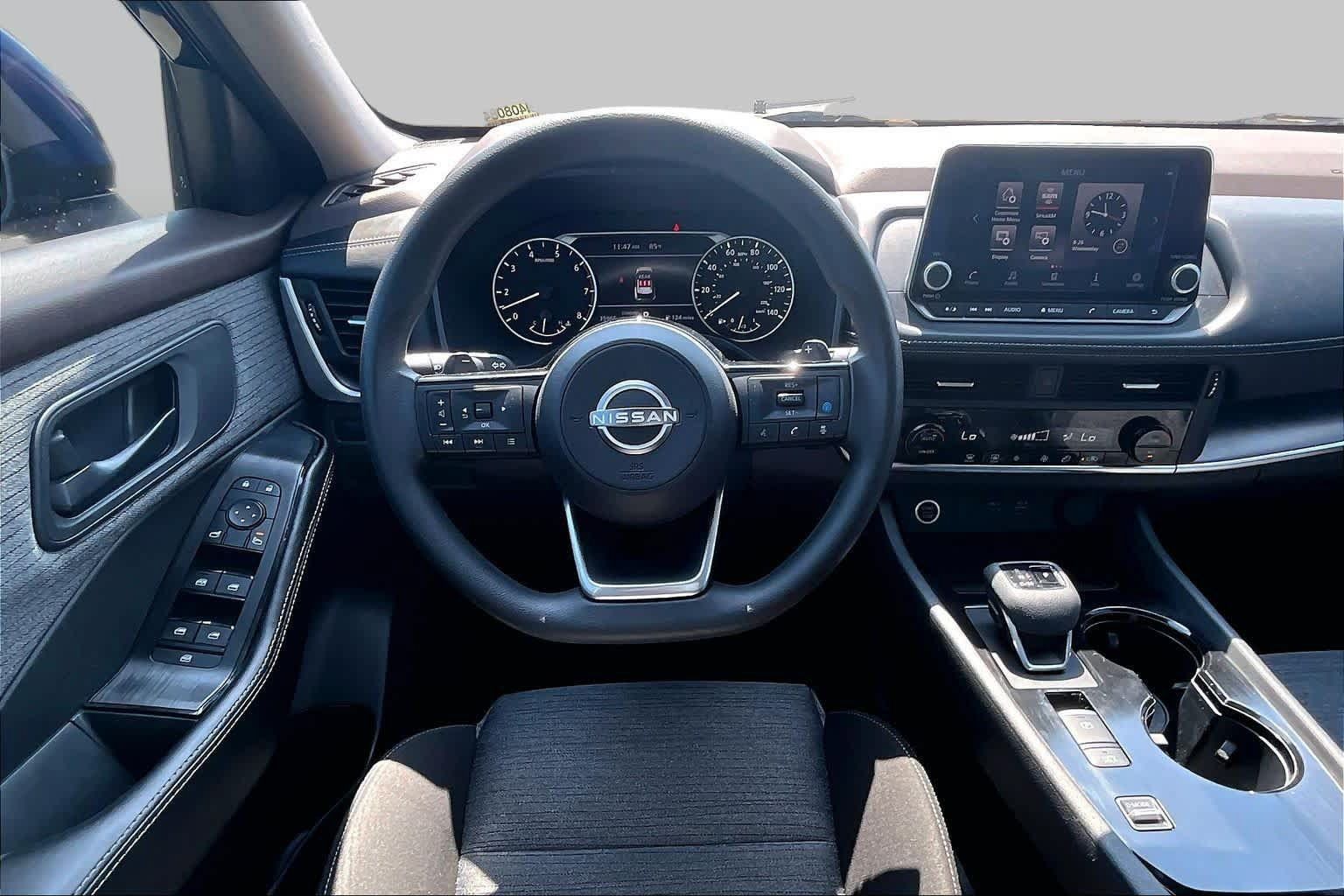 Used 2023 Nissan Rogue SV FWD image 11