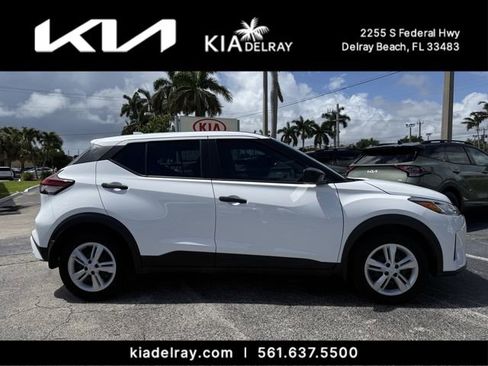 Used 2023 Nissan Kicks S image 2