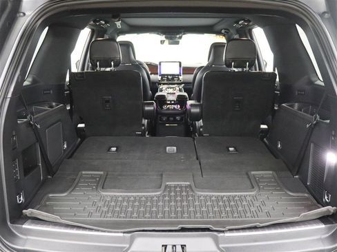 Used 2020 Lincoln Navigator Reserve w/ Luxury Package image 7