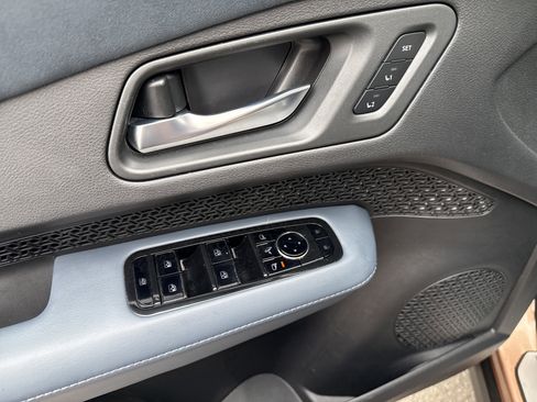 Certified 2024 Nissan Ariya AWD image 23