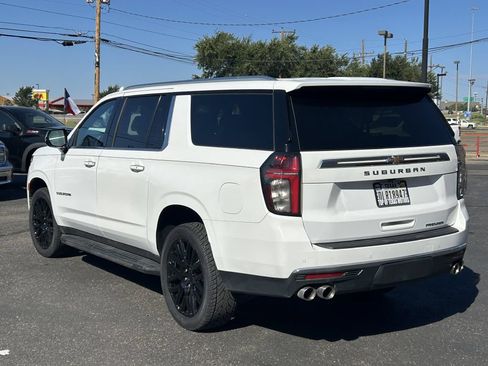 Used 2023 Chevrolet Suburban Premier AWD/4WD image 26