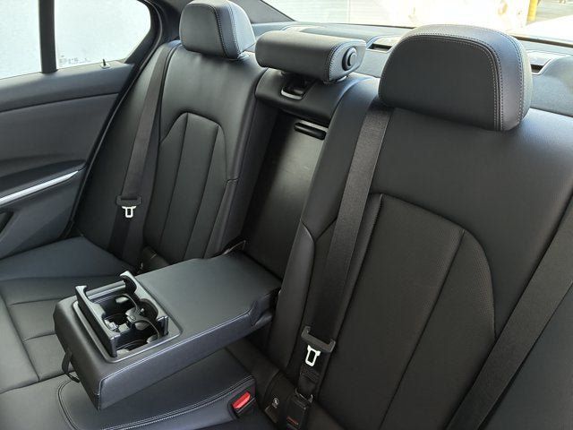 Used 2025 BMW 330i xDrive Sedan AWD/4WD image 20