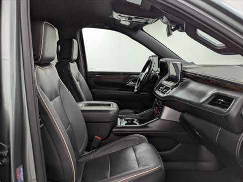 Used 2023 Chevrolet Suburban Premier RWD image 21