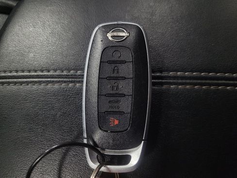 Used 2025 Nissan Sentra SV w/ All-Weather Package FWD image 32
