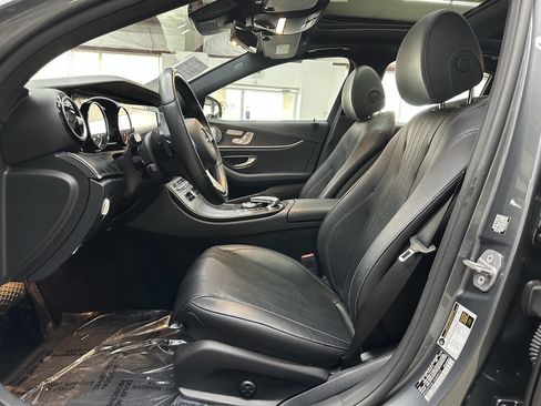 Used 2018 Mercedes-Benz E 300 4MATIC image 11