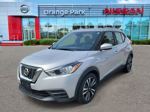 Used 2020 Nissan Kicks SV image 4