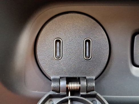 New 2026 Volvo XC40 B5 Plus w/ Protection Package Premier image 21