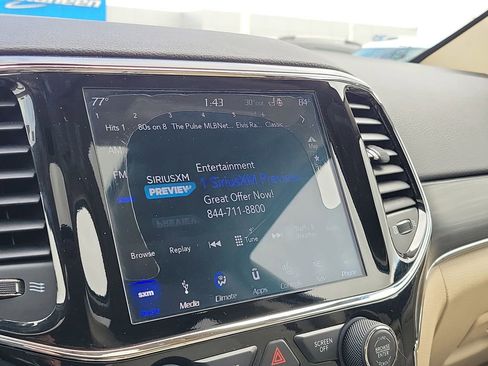 Used 2019 Jeep Grand Cherokee Limited image 23