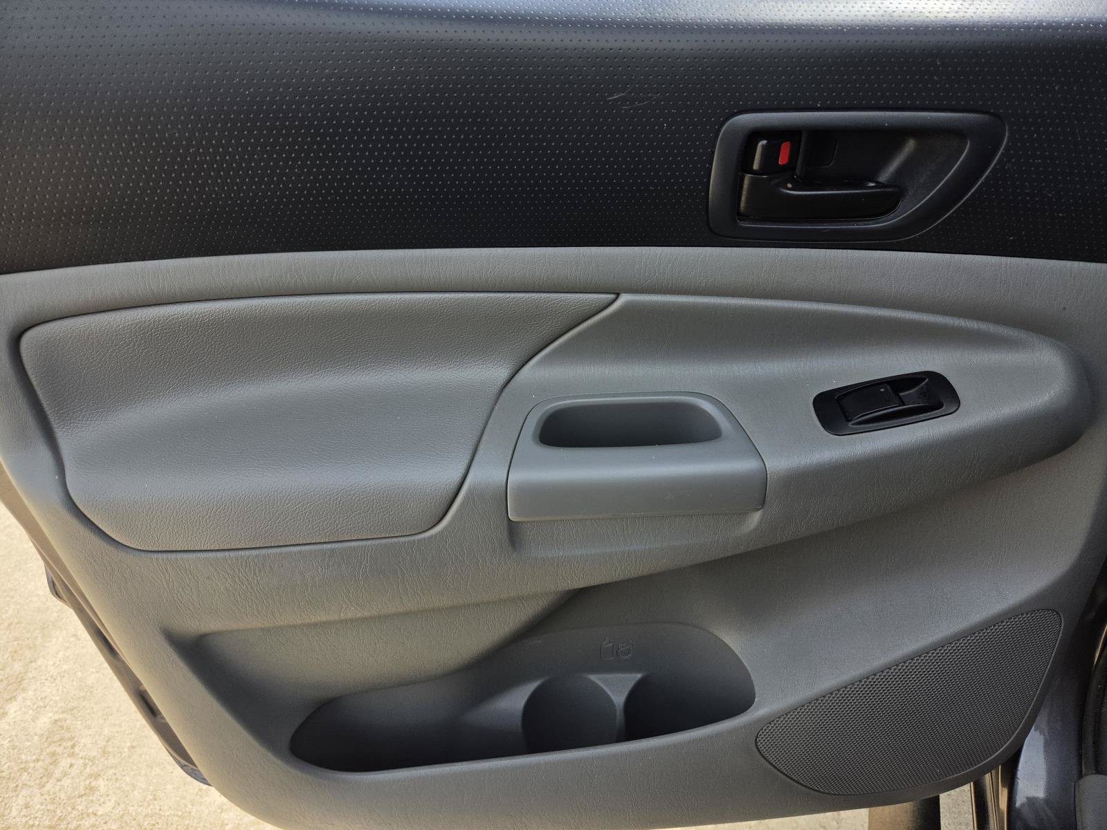 Used 2015 Toyota Tacoma PreRunner RWD image 14