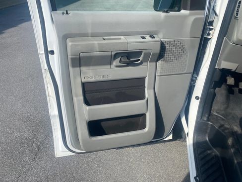 Used 2014 Ford E-350 and Econoline 350 Extended Super Duty w/ Power Group RWD image 8