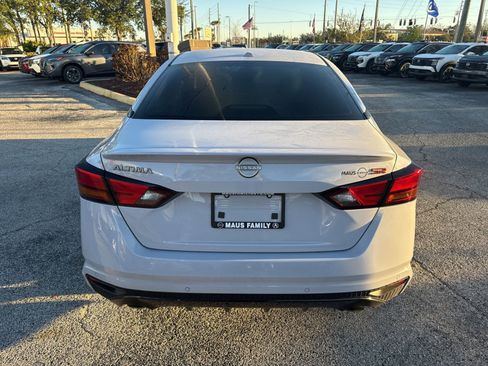 Certified 2025 Nissan Altima 2.5 SR image 6