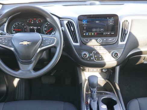 Used 2025 Chevrolet Malibu LT FWD image 25