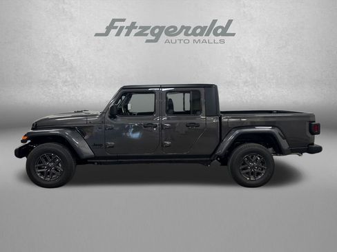 New 2025 Jeep Gladiator Sport AWD/4WD image 3