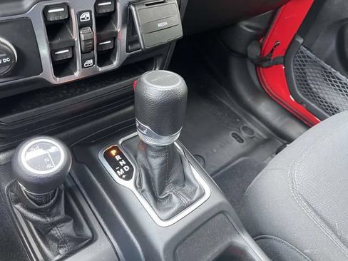 Used 2023 Jeep Gladiator Sport AWD/4WD image 35