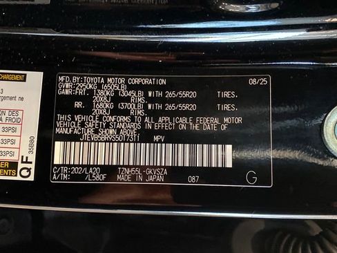 Certified 2025 Toyota 4Runner Limited AWD/4WD image 33