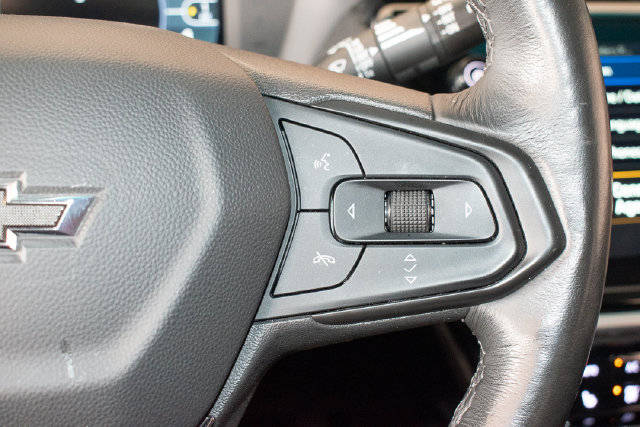 Used 2023 Chevrolet Bolt LT w/ Infotainment Package FWD image 23