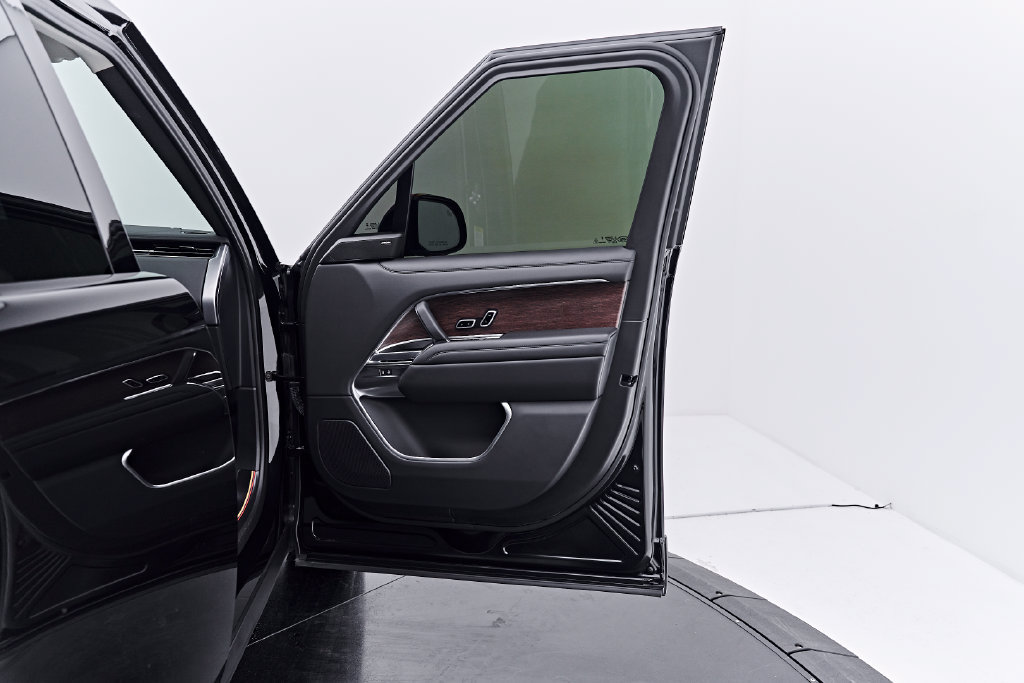 Used 2024 Land Rover Range Rover SE AWD/4WD image 24