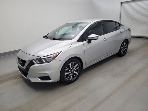 Used 2021 Nissan Versa SV FWD image 2