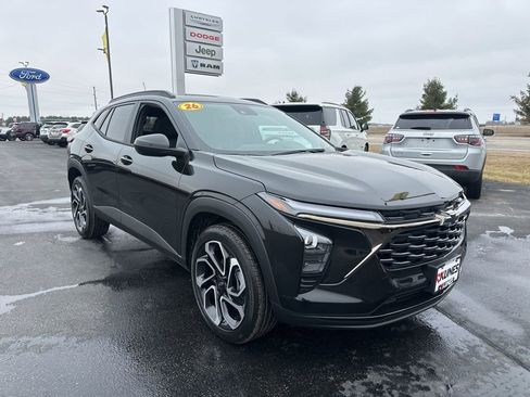 New 2026 Chevrolet Trax RS w/ Sunroof Package image 2