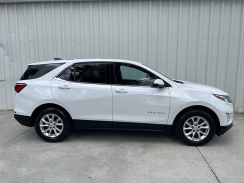 Used 2019 Chevrolet Equinox LT FWD image 2