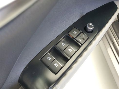 Used 2020 Toyota Camry XLE image 20