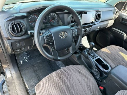Used 2020 Toyota Tacoma SR AWD/4WD image 4