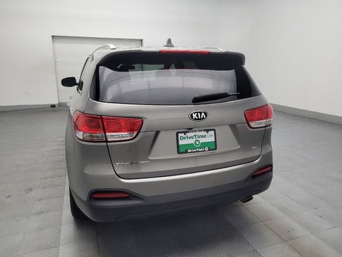 Used 2018 Kia Sorento LX image 6