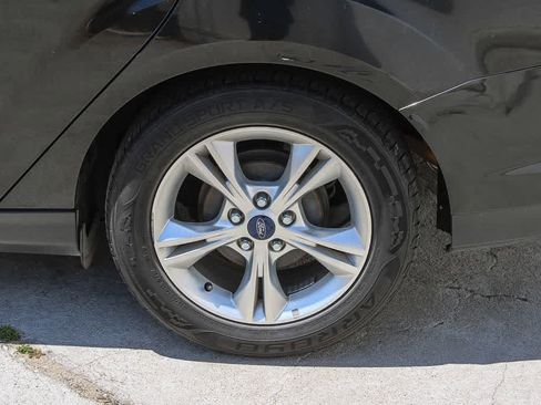 Used 2014 Ford Focus SE FWD image 6