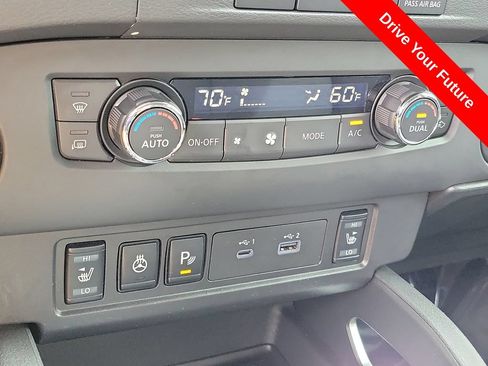 Used 2023 Nissan Frontier SV w/ SV Convenience Package RWD image 13