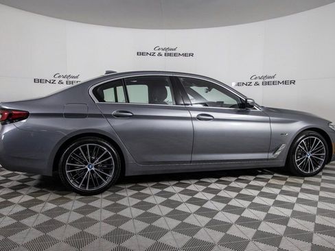 Used 2023 BMW 530e w/ Premium Package image 5