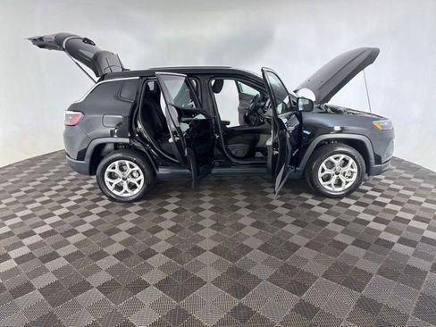 Used 2025 Jeep Compass Sport AWD/4WD image 13