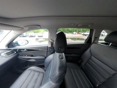 Used 2020 Kia Sorento EX FWD image 33