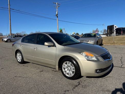 Used 2009 Nissan Altima 2.5 S image 1