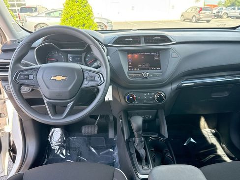Certified 2023 Chevrolet TrailBlazer LS FWD image 24