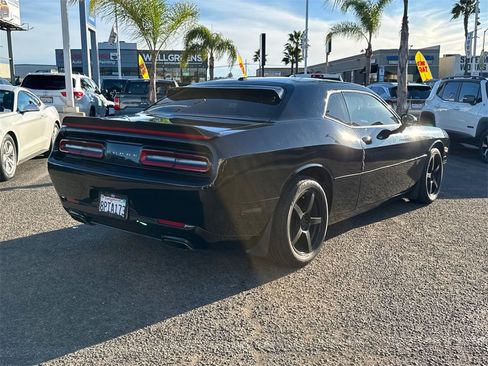 Used 2016 Dodge Challenger SXT image 18
